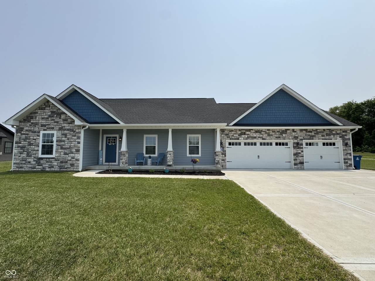 214 Eagle Drive - Photo 1