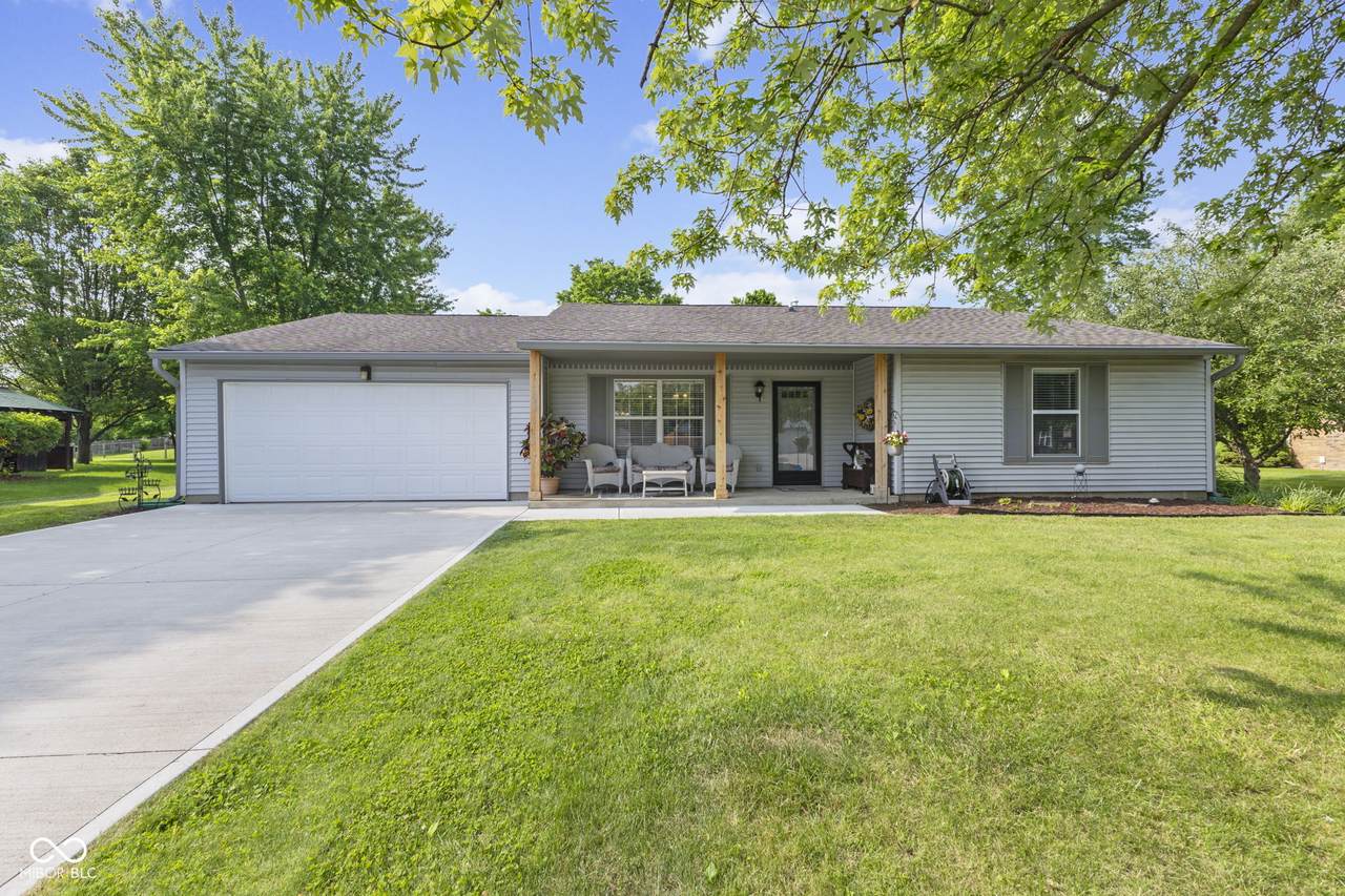1121 Barcelona Drive - Photo 1