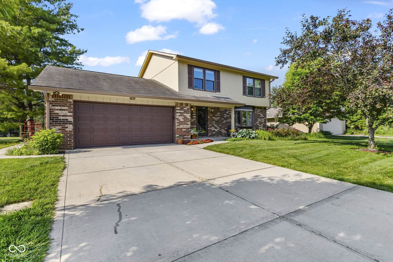 5325 Ridge Hill Way - Photo 1