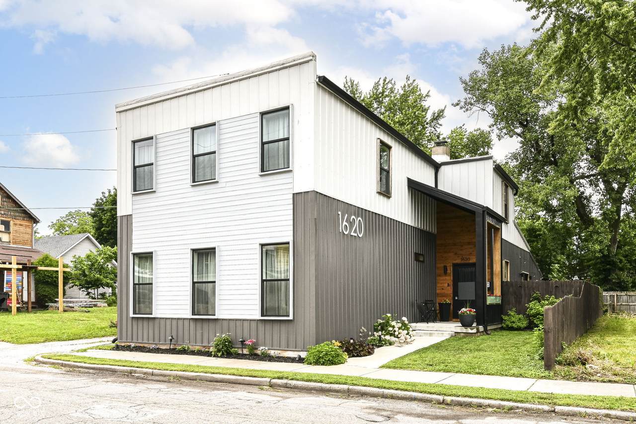 1620 New York Street - Photo 1