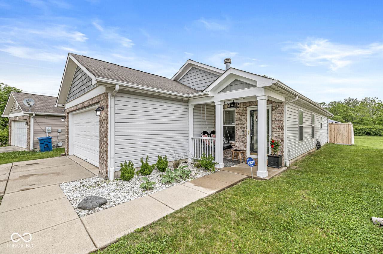 4167 Apple Creek Drive - Photo 1
