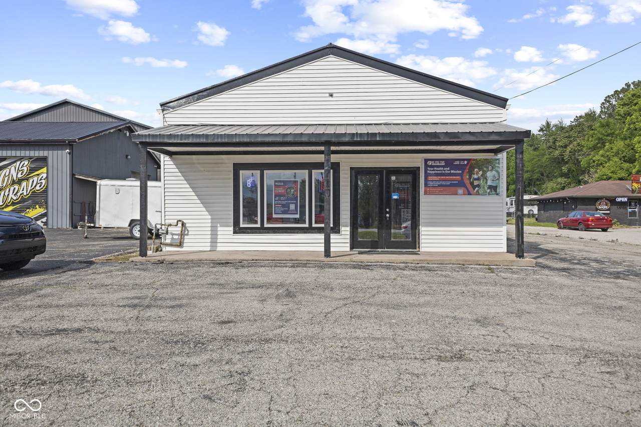 1710 Hospital Drive - Photo 1