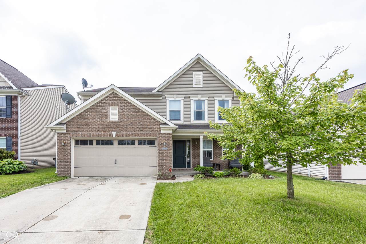5215 Climbing Rose Place - Photo 1