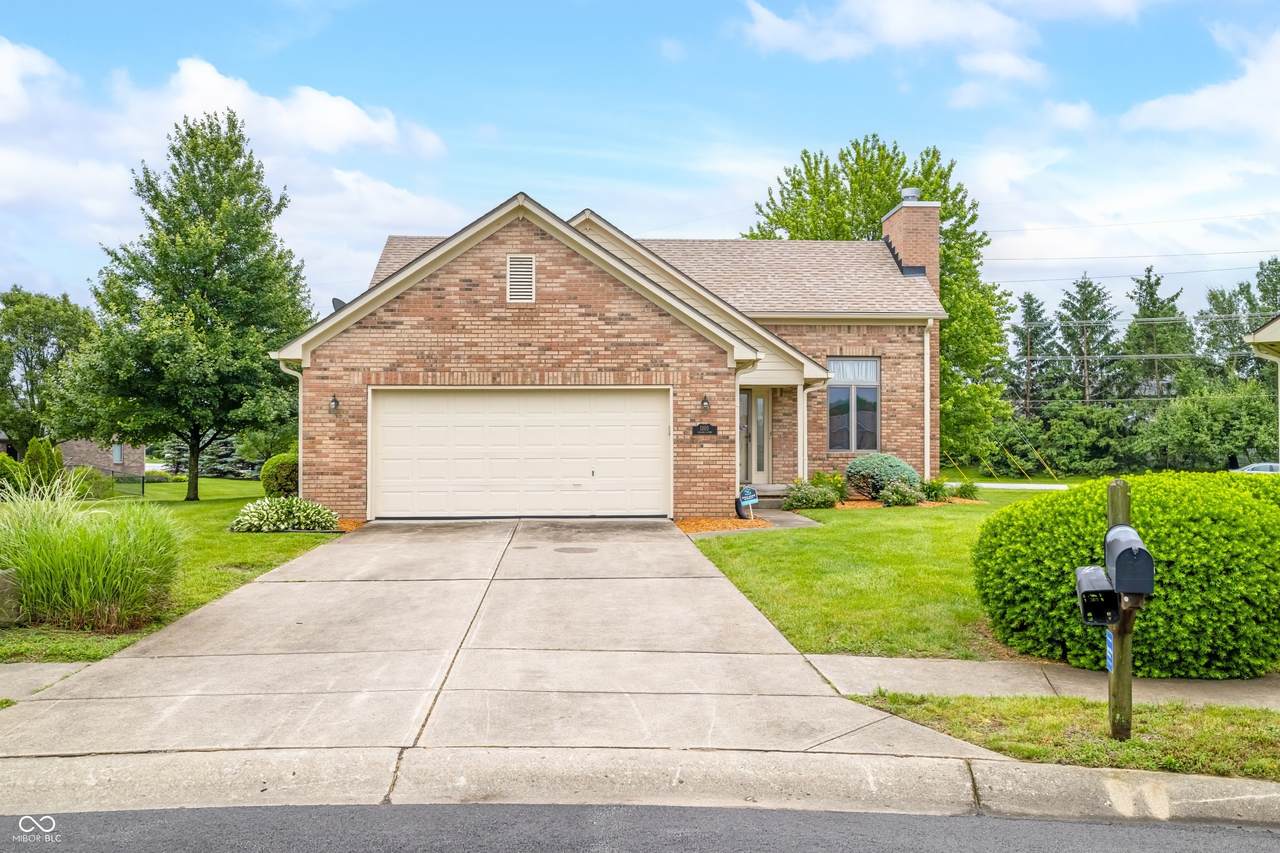 1105 Sarah Court - Photo 1