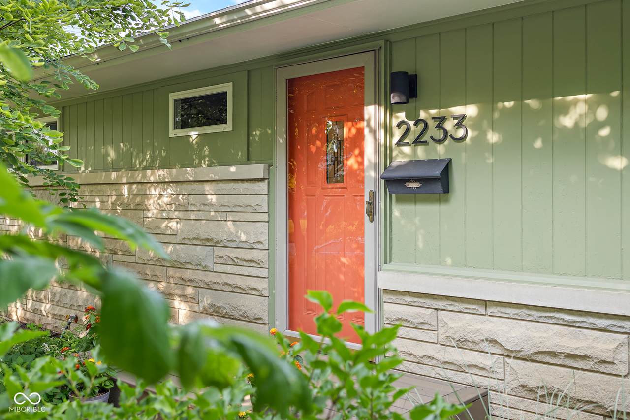 2233 Washington Street - Photo 1
