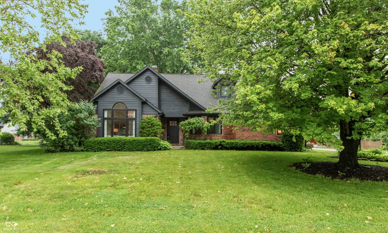 8140 Springwater Drive - Photo 1