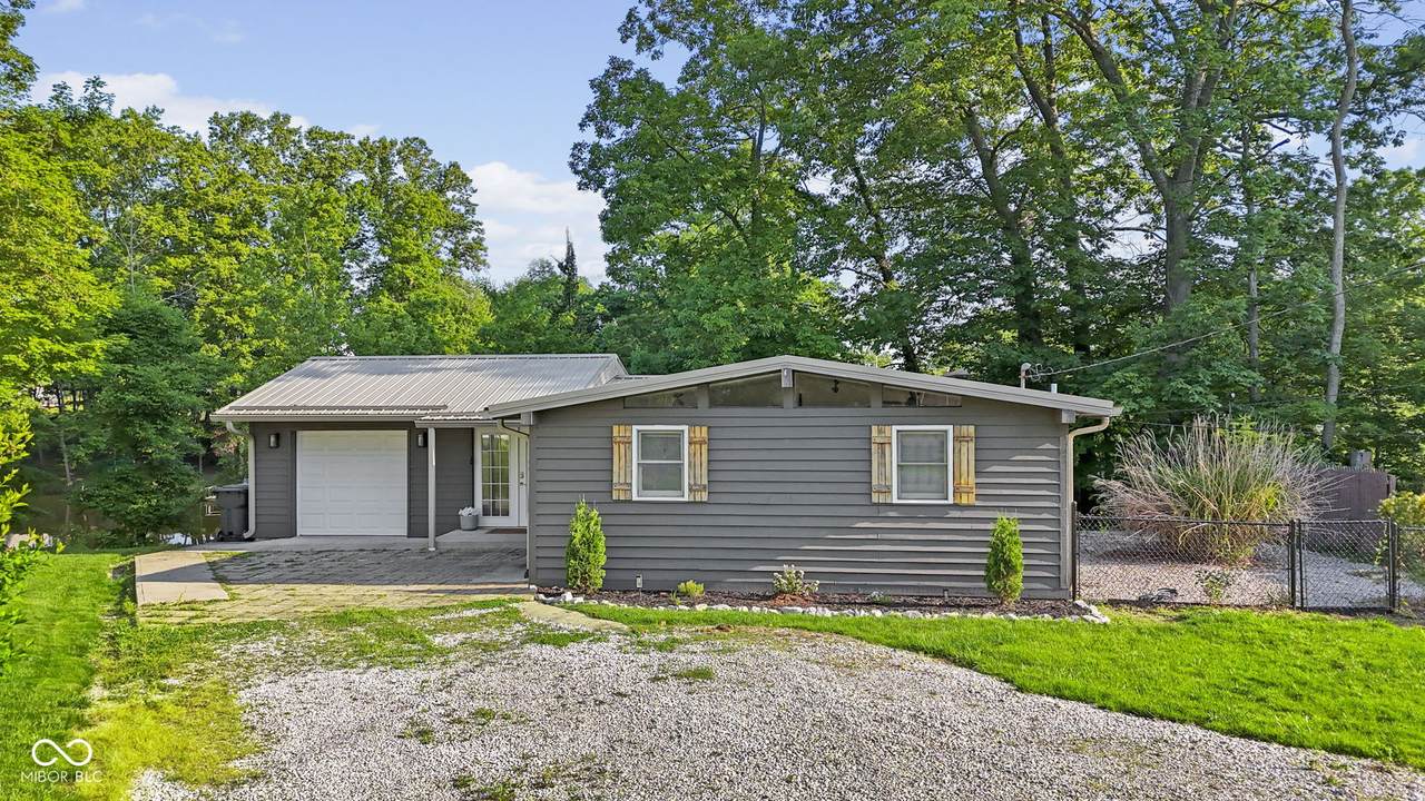 5570 Paradise Court - Photo 1