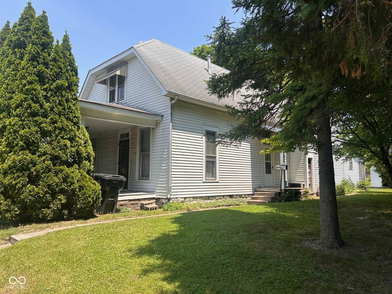 712 Cottage Avenue - Photo 1
