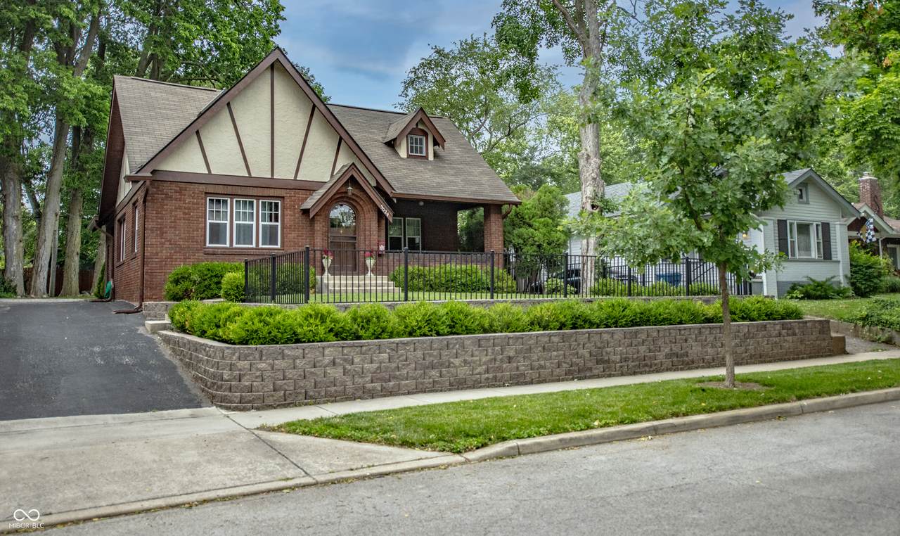 5024 Kenwood Avenue - Photo 1
