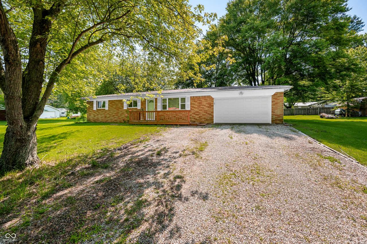 8260 Greenacres Road - Photo 1