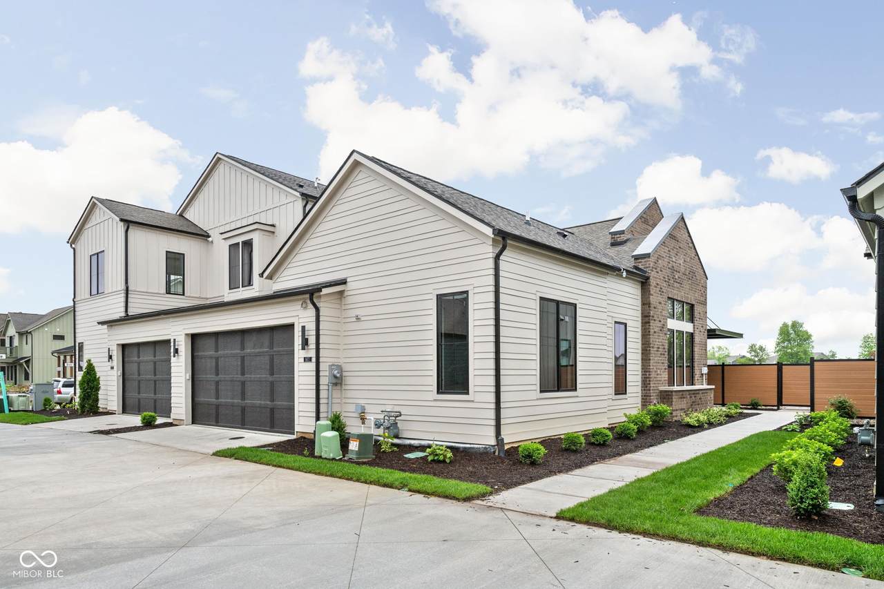 1677 Solebar Way - Photo 1