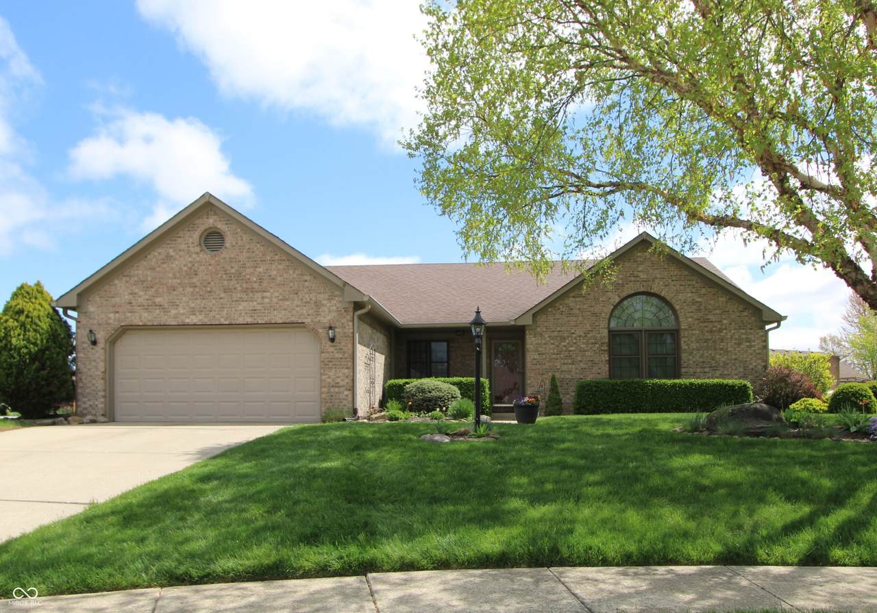 421 Kingsway Court - Photo 1