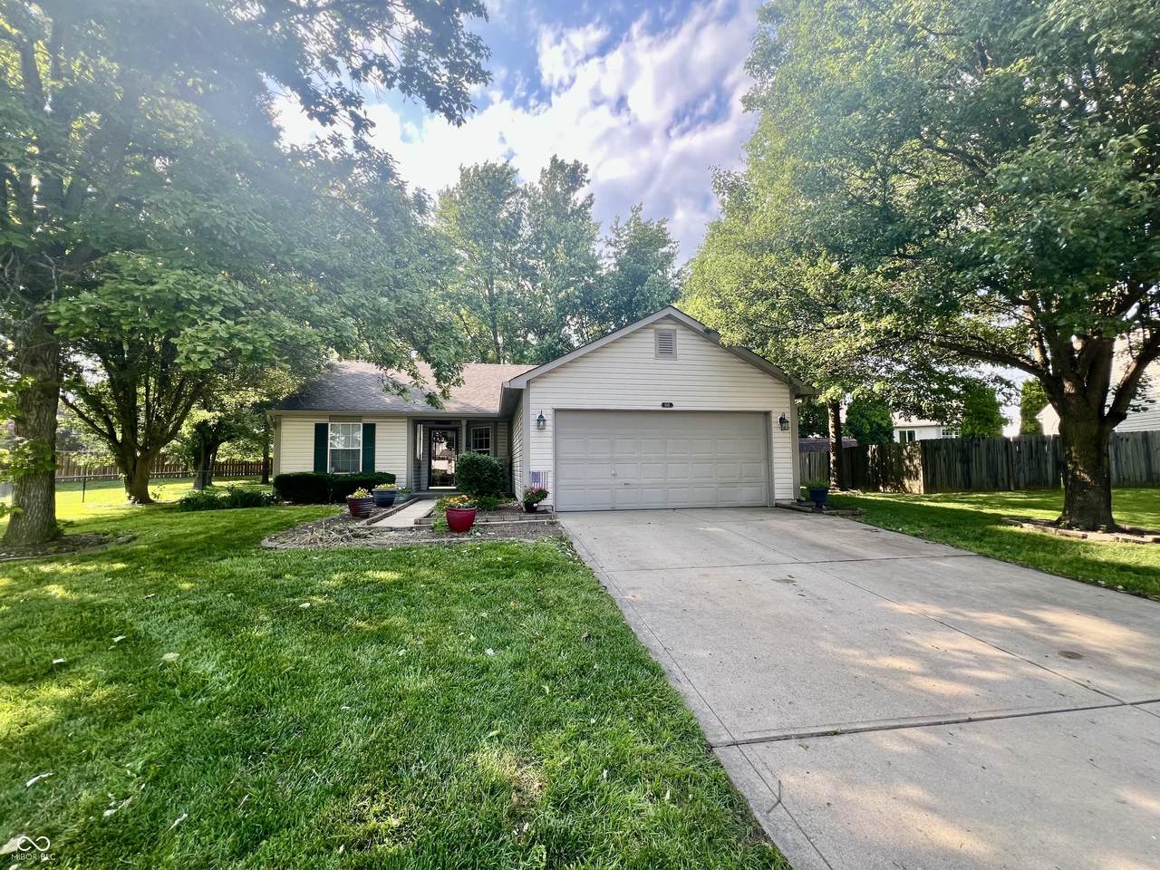 108 Meadowview Drive - Photo 1