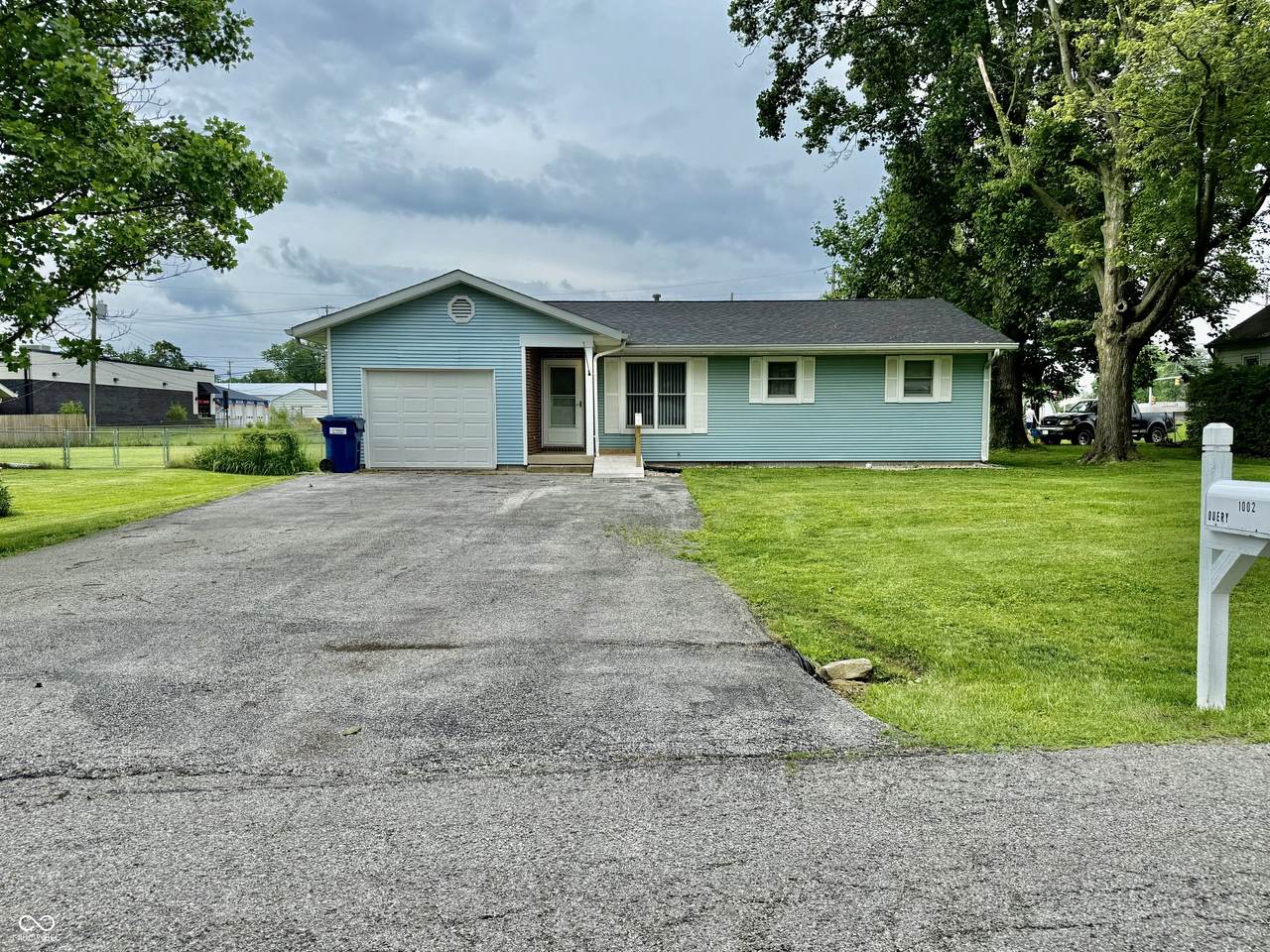 1002 Meadow Lane - Photo 1