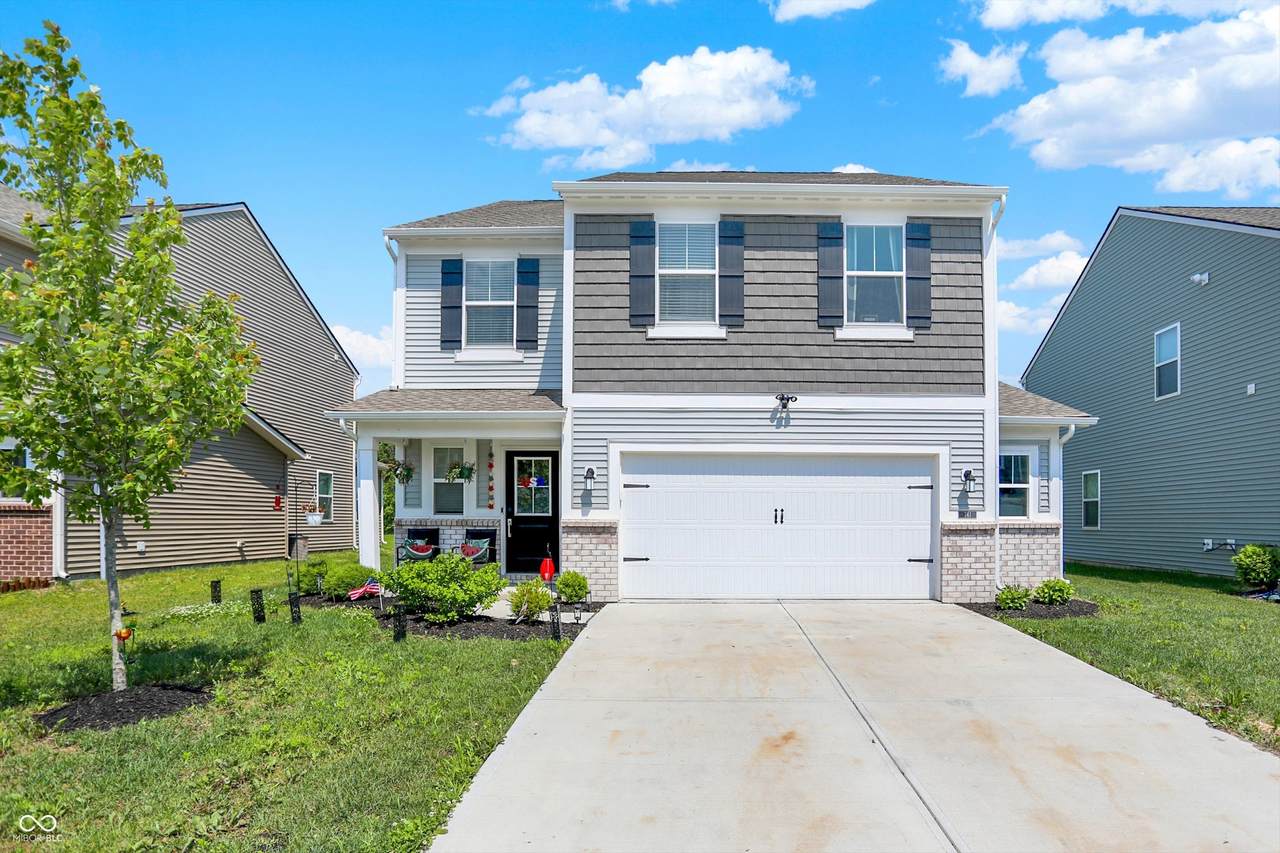 741 Scarsdale Lane - Photo 1