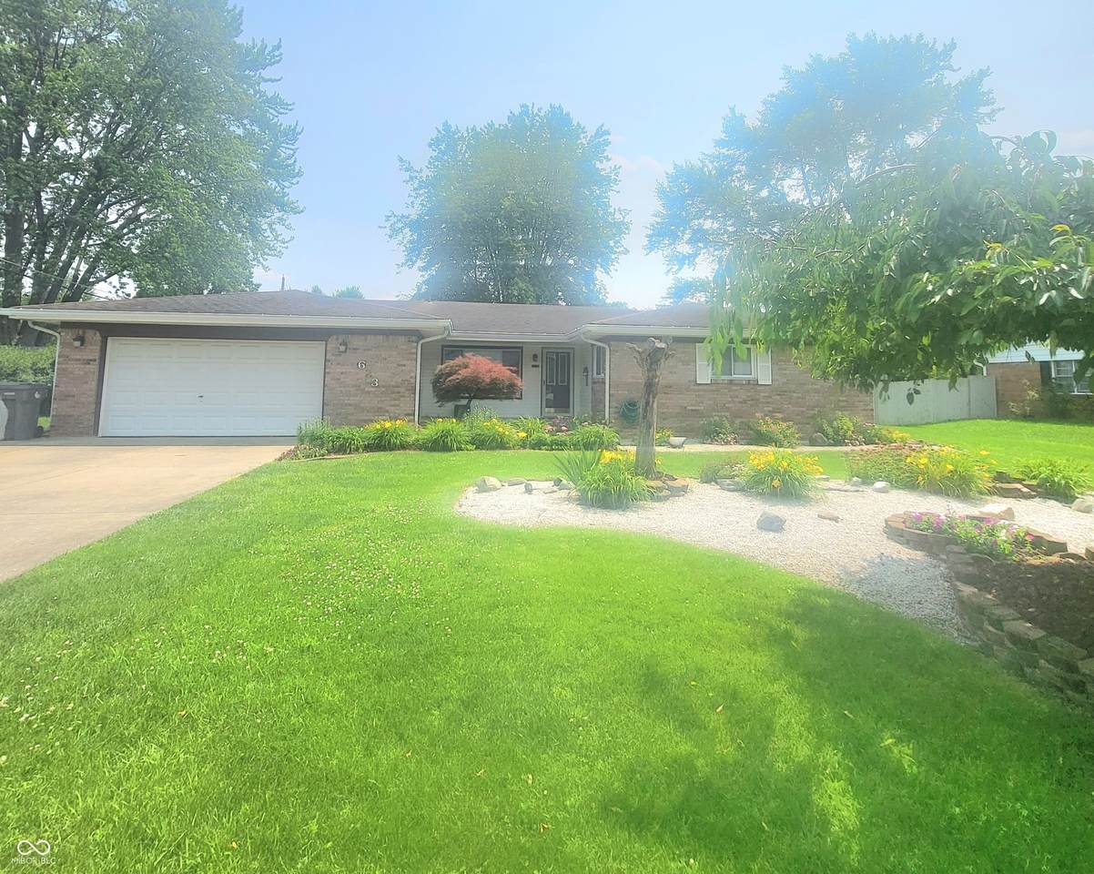 623 Chariot Lane - Photo 1