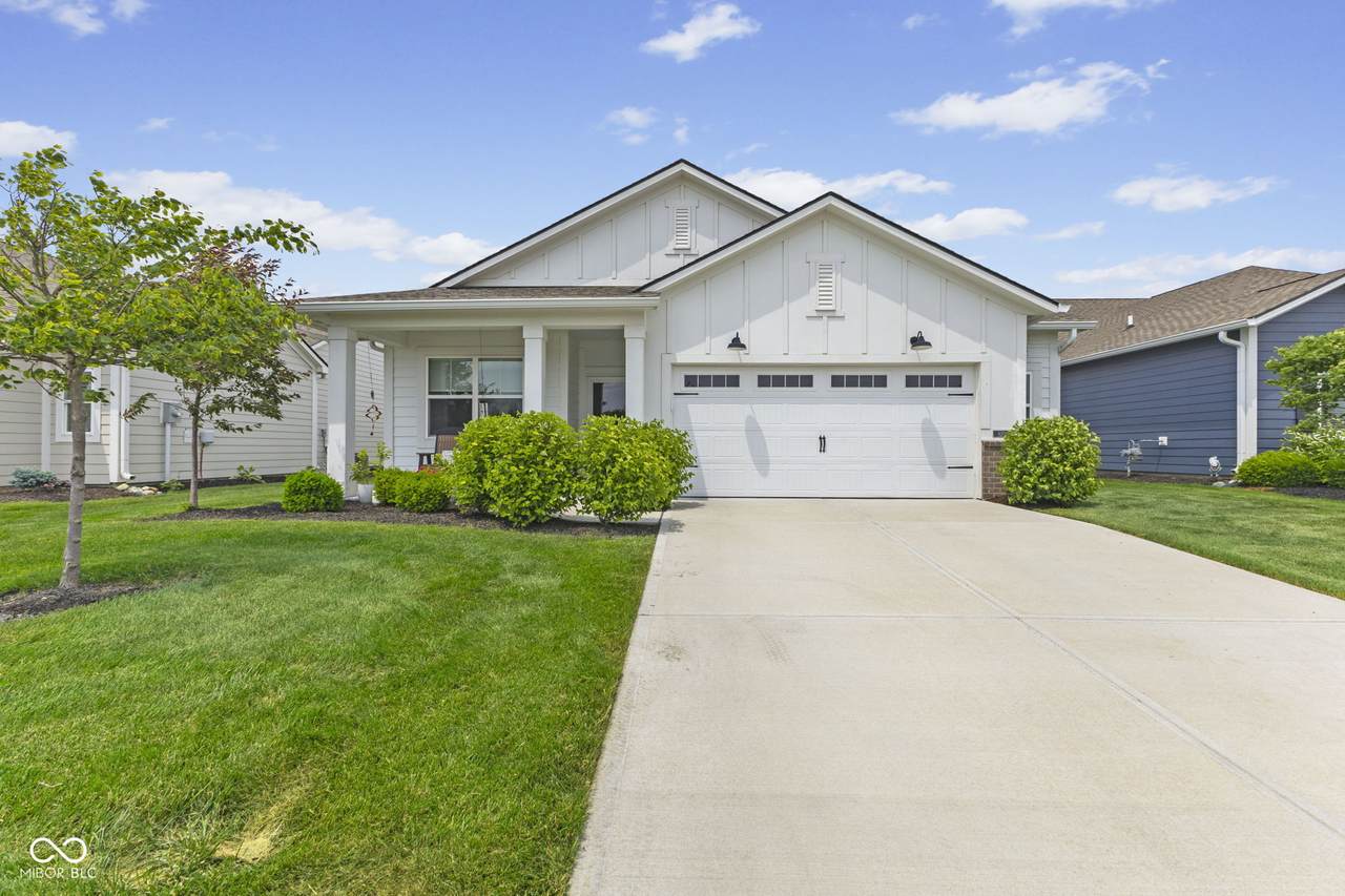 820 Elise Drive - Photo 1