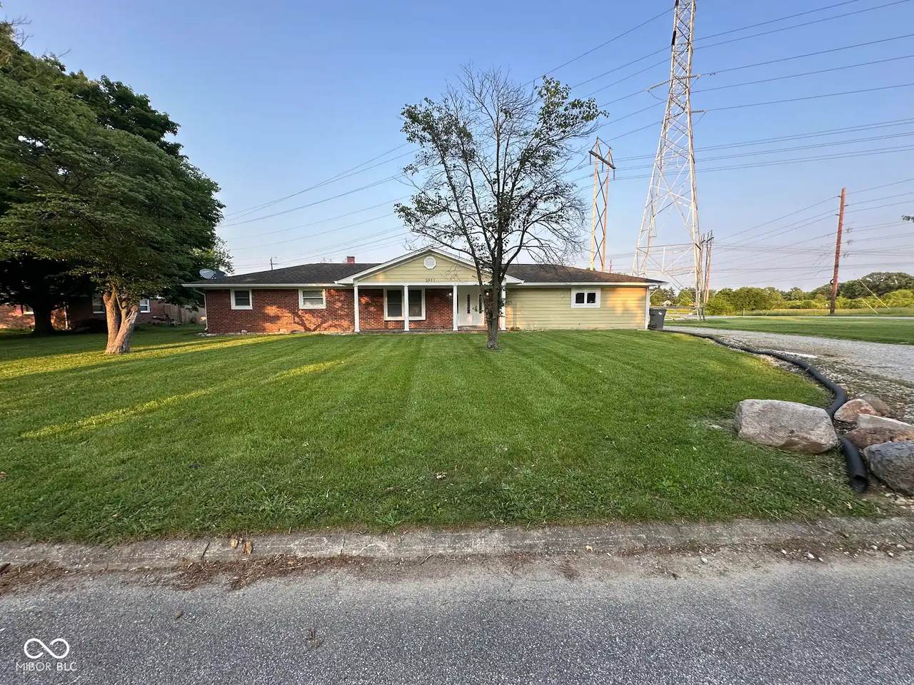 2951 Elizabeth Street - Photo 1