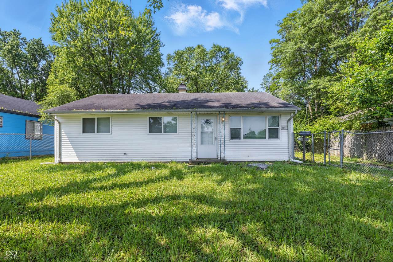 1931 Brentwood Drive - Photo 1