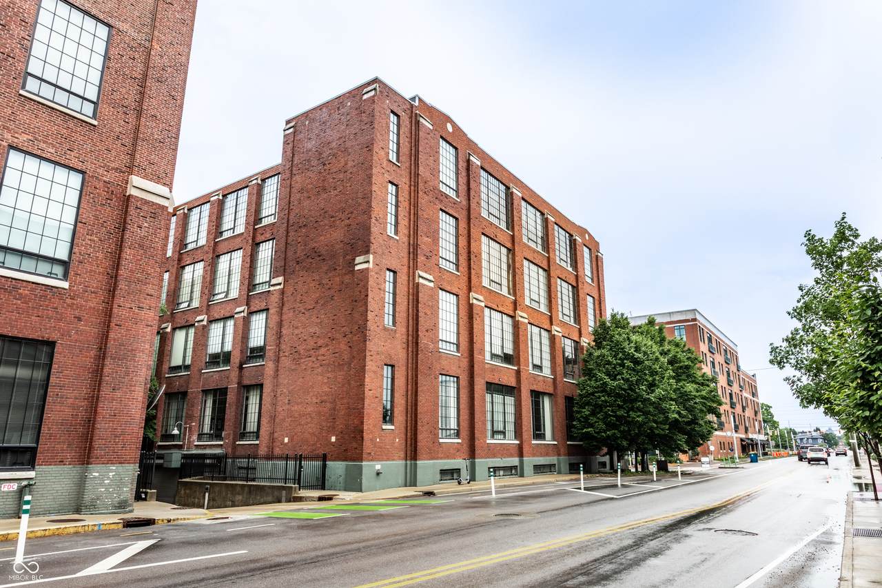 624 Walnut Street - Photo 1