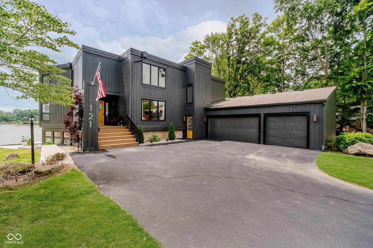 121 Wesley Circle - Photo 1