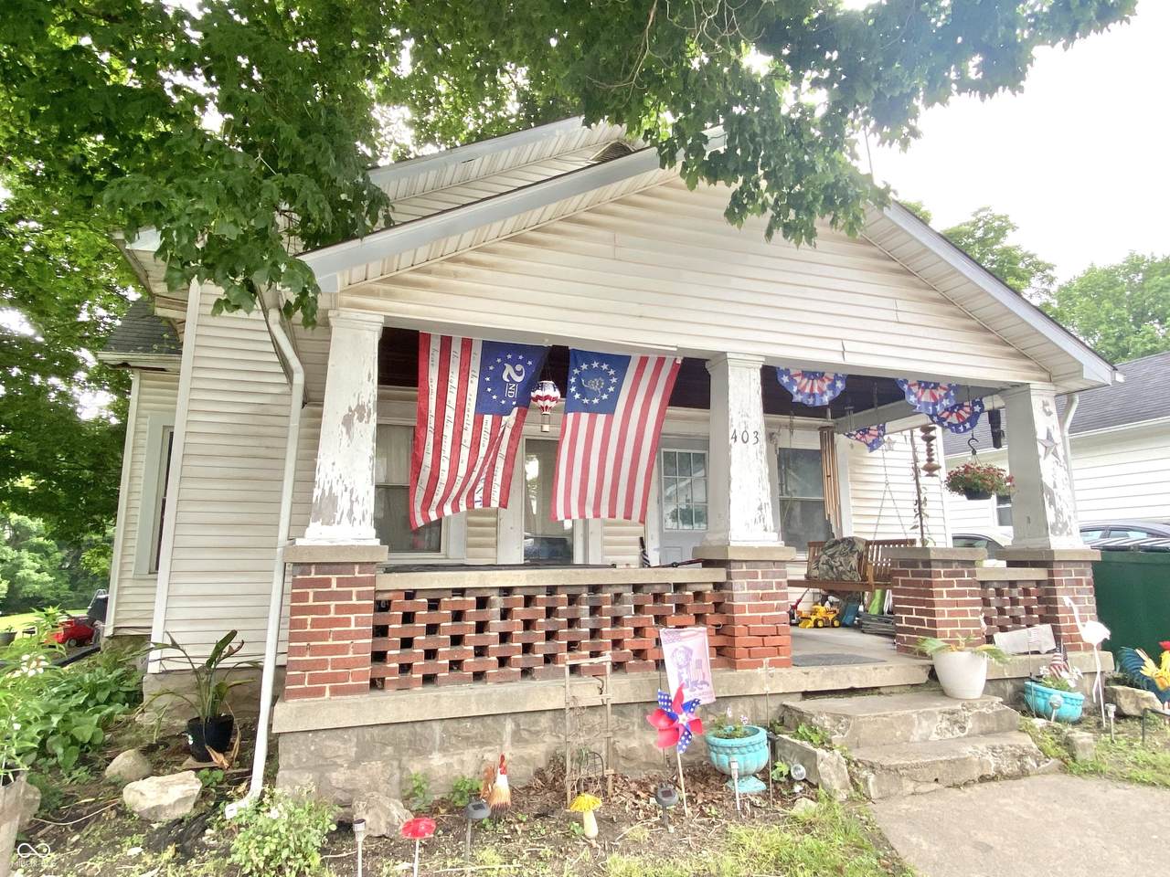 403 College Avenue - Photo 1