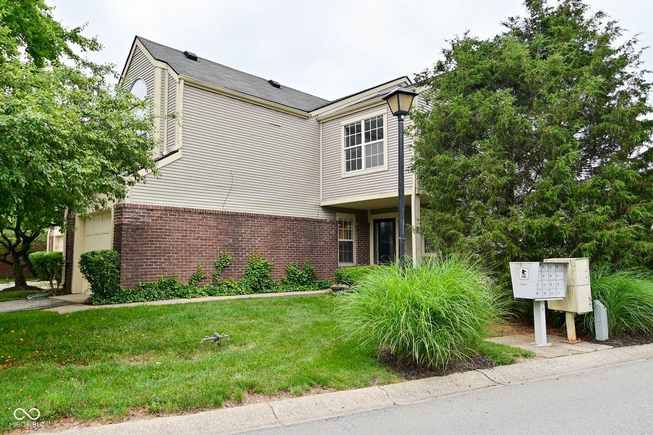 9477 Aberdare Drive - Photo 1