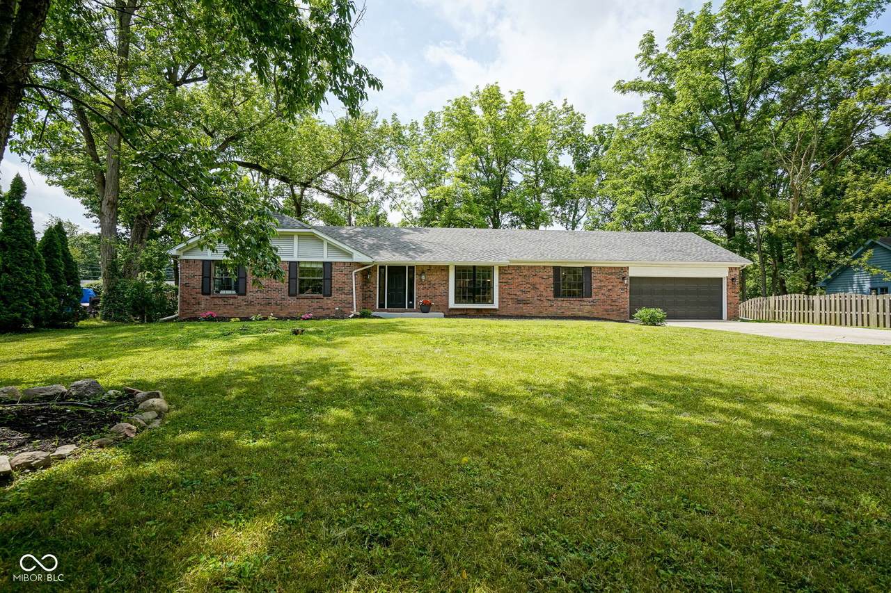 1015 Fox Hill Drive - Photo 1