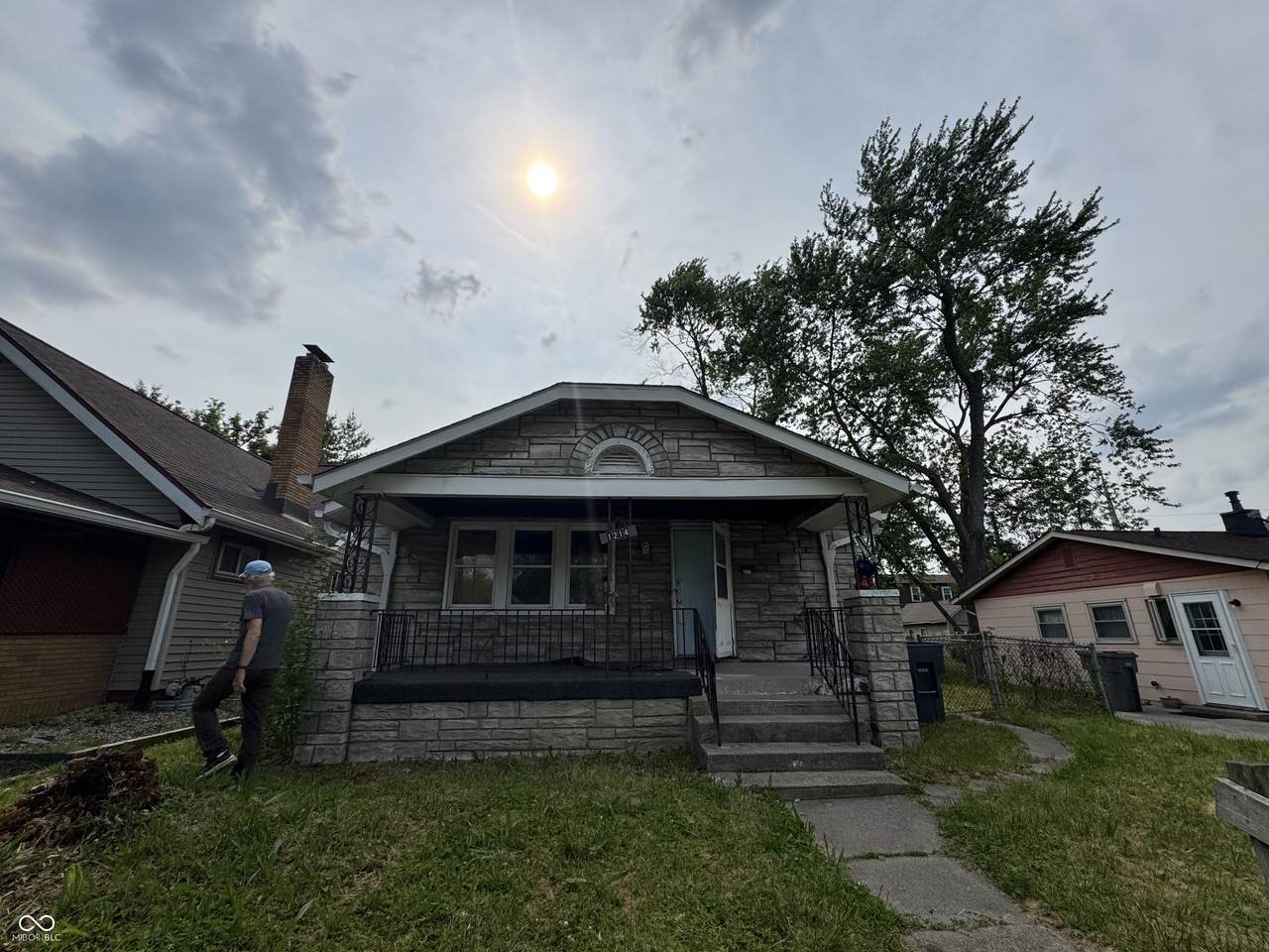 1214 Wallace Avenue - Photo 1