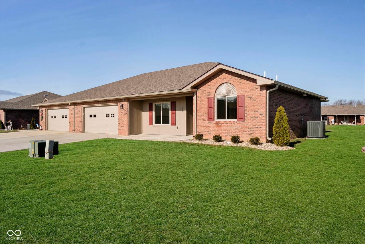 202 Asbury Drive - Photo 1