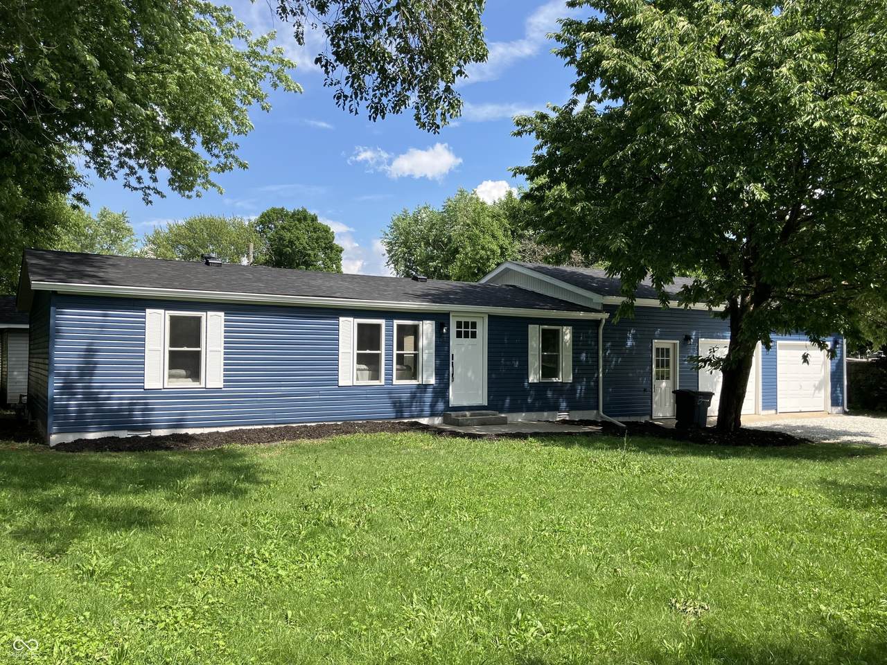 221 9th Street - Photo 1