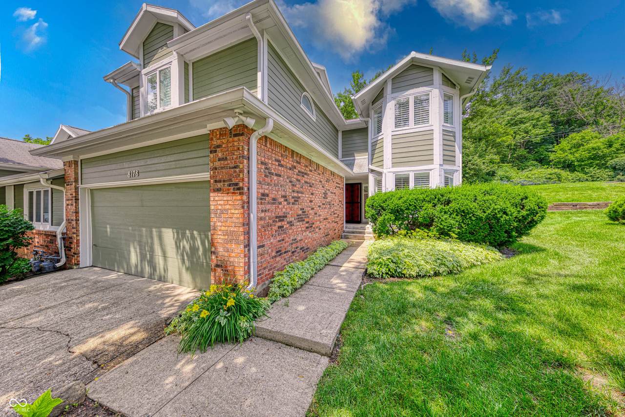 8178 Foxchase Circle - Photo 1