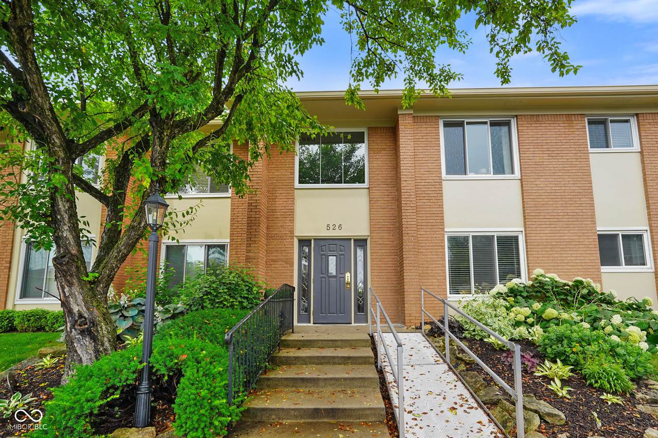 526 Hunters Drive - Photo 1