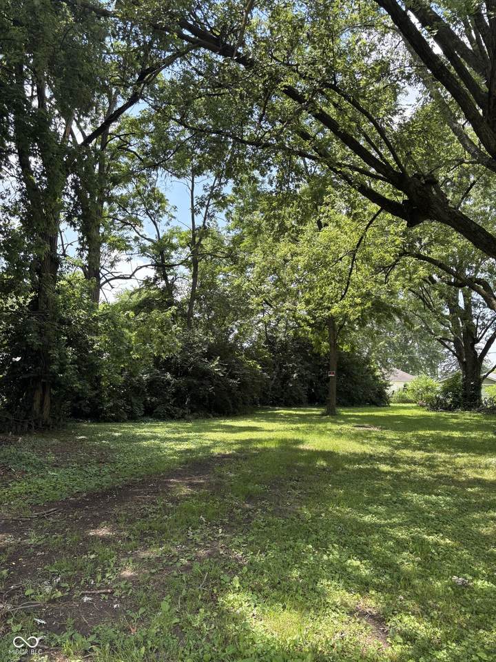 3152 Lesley Avenue - Photo 1