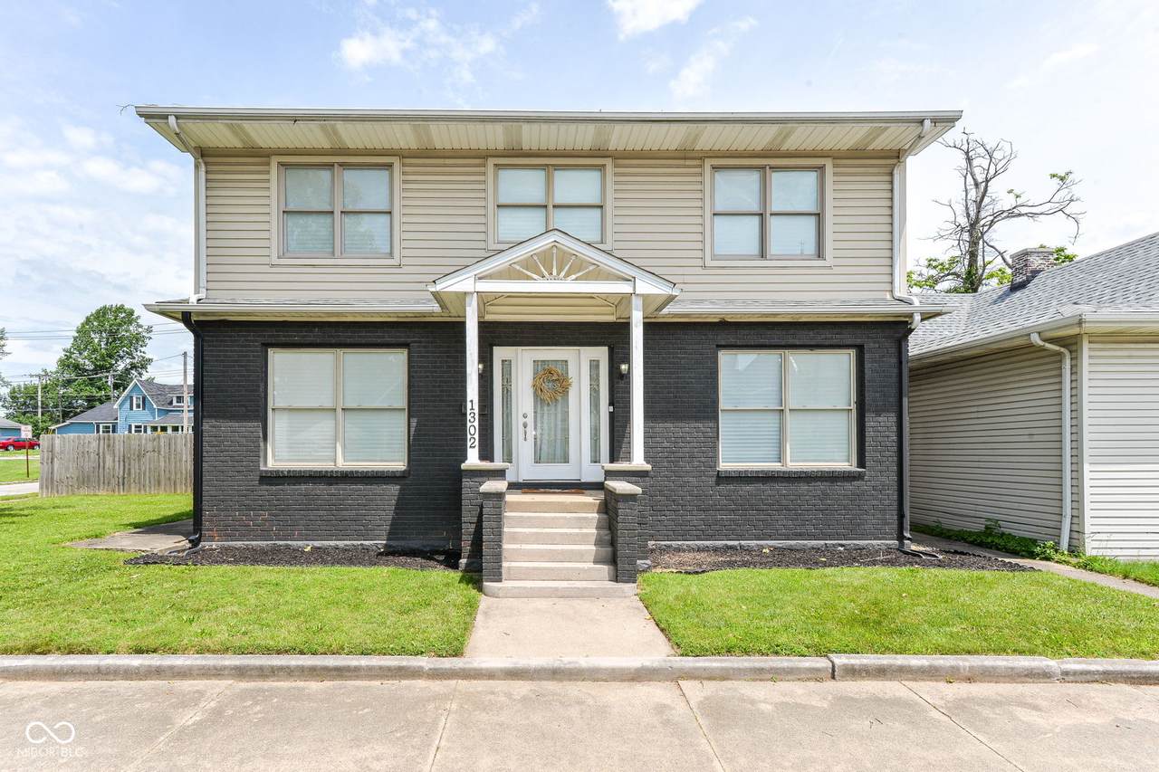 1302 Main Street - Photo 1