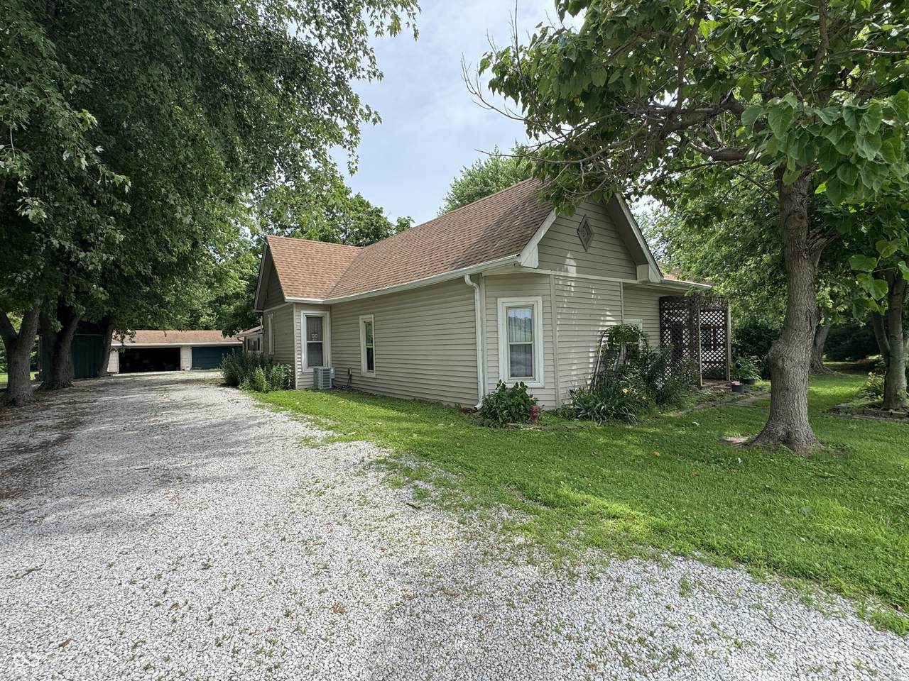 6895 County Road 625 - Photo 1
