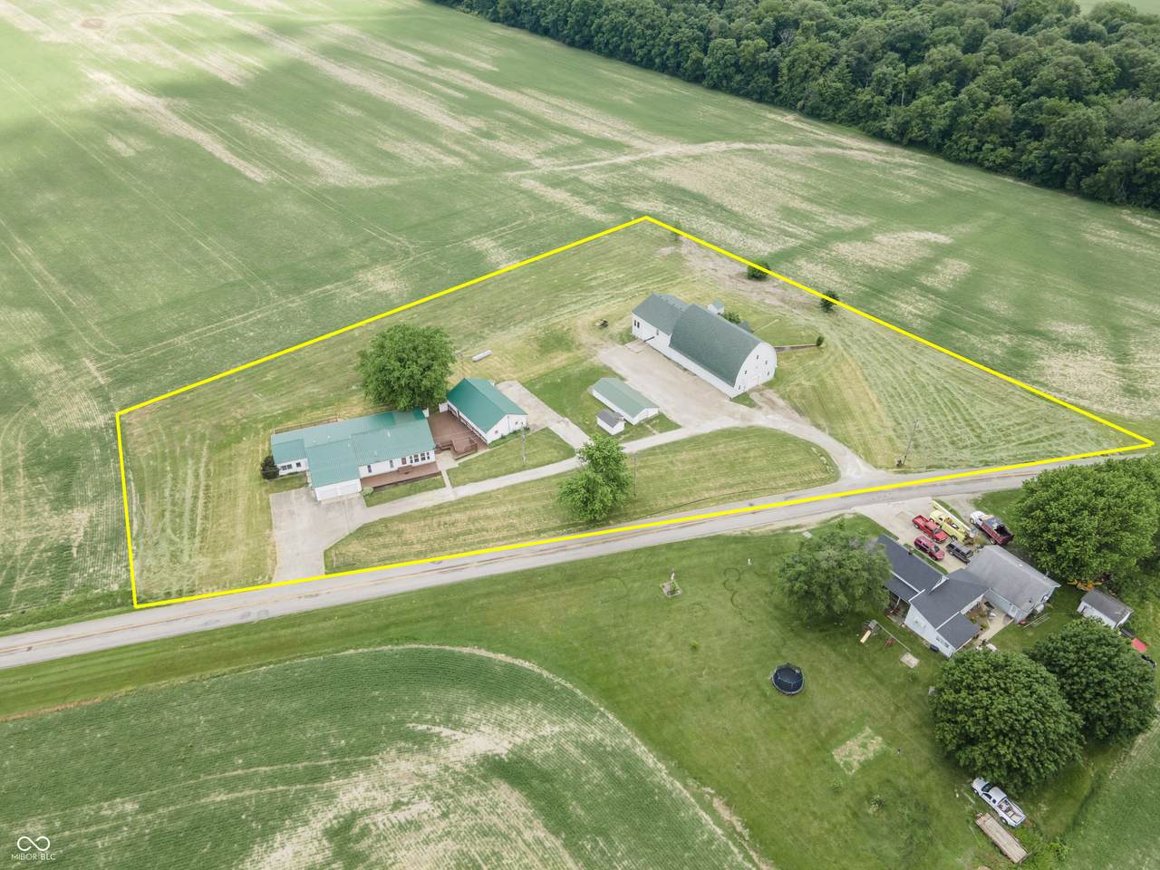 927 Sulphur Springs Road - Photo 1