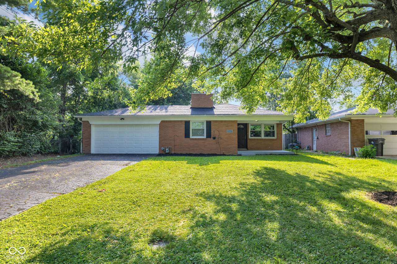 1231 Graham Avenue - Photo 1