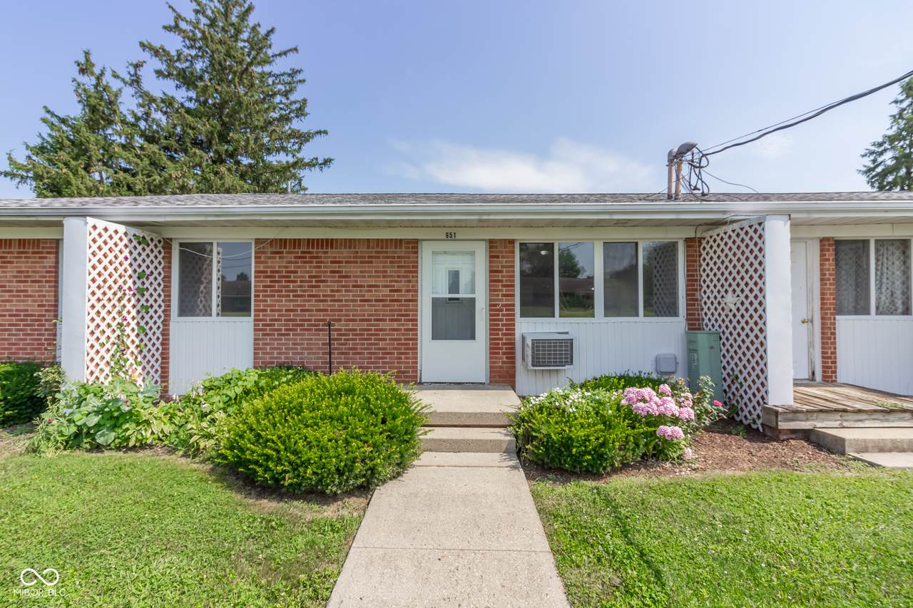 951 Mckay Road - Photo 1