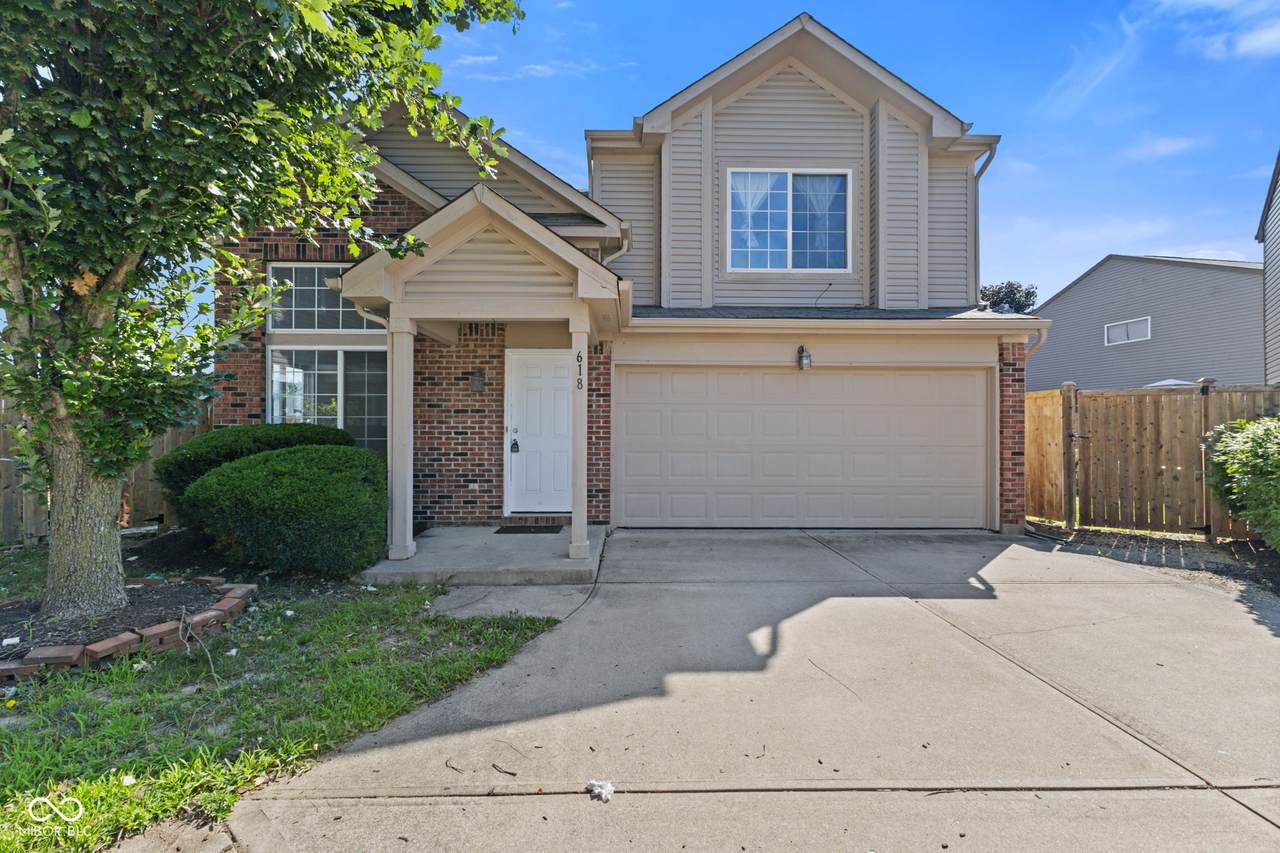 618 Stobus Drive - Photo 1