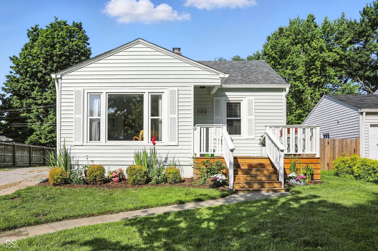 5312 Norwaldo Avenue - Photo 1