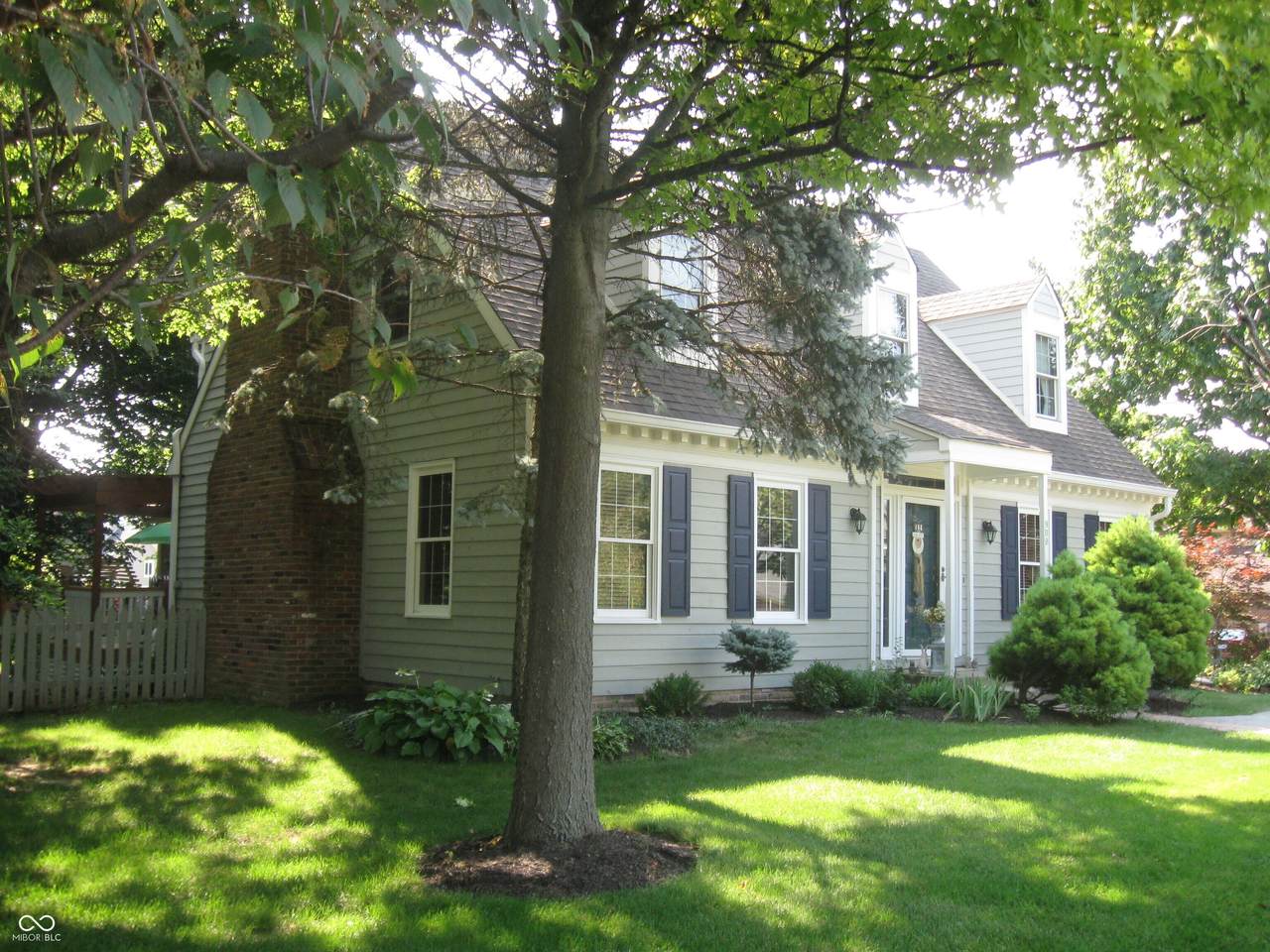 908 Queensbury Drive - Photo 1