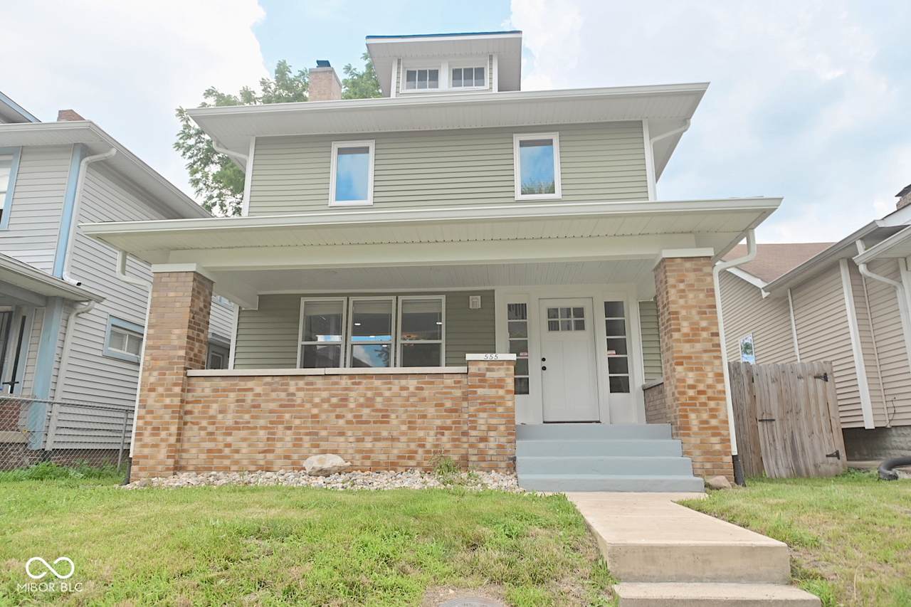 555 Oakland Avenue - Photo 1