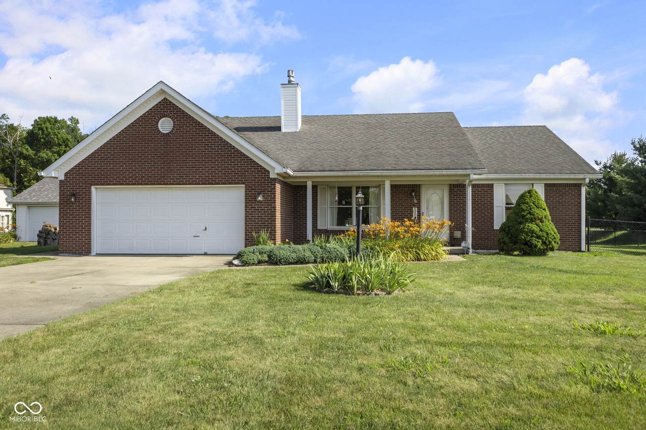 1016 Creek Ridge Drive - Photo 1