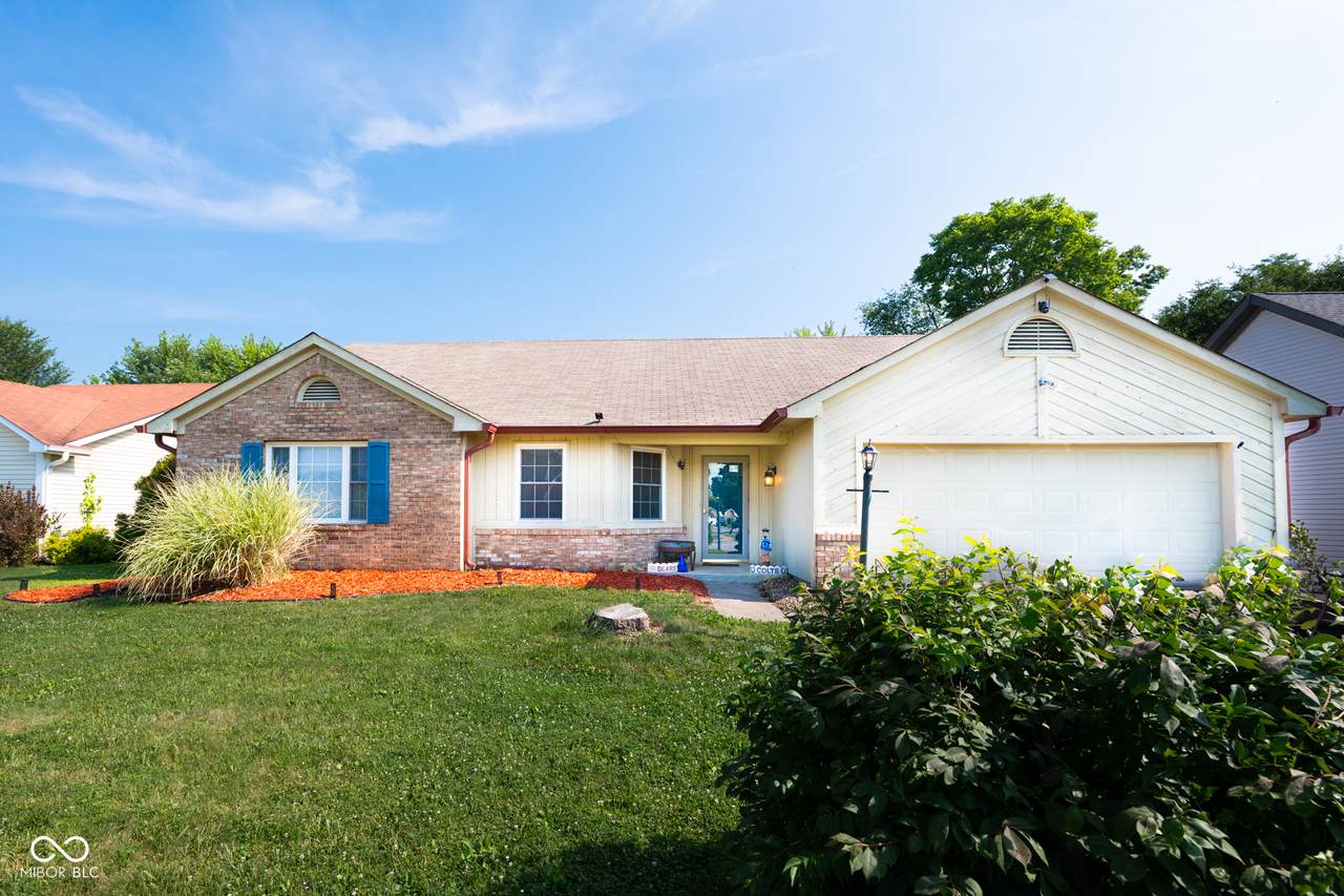8514 Midsummer Drive - Photo 1