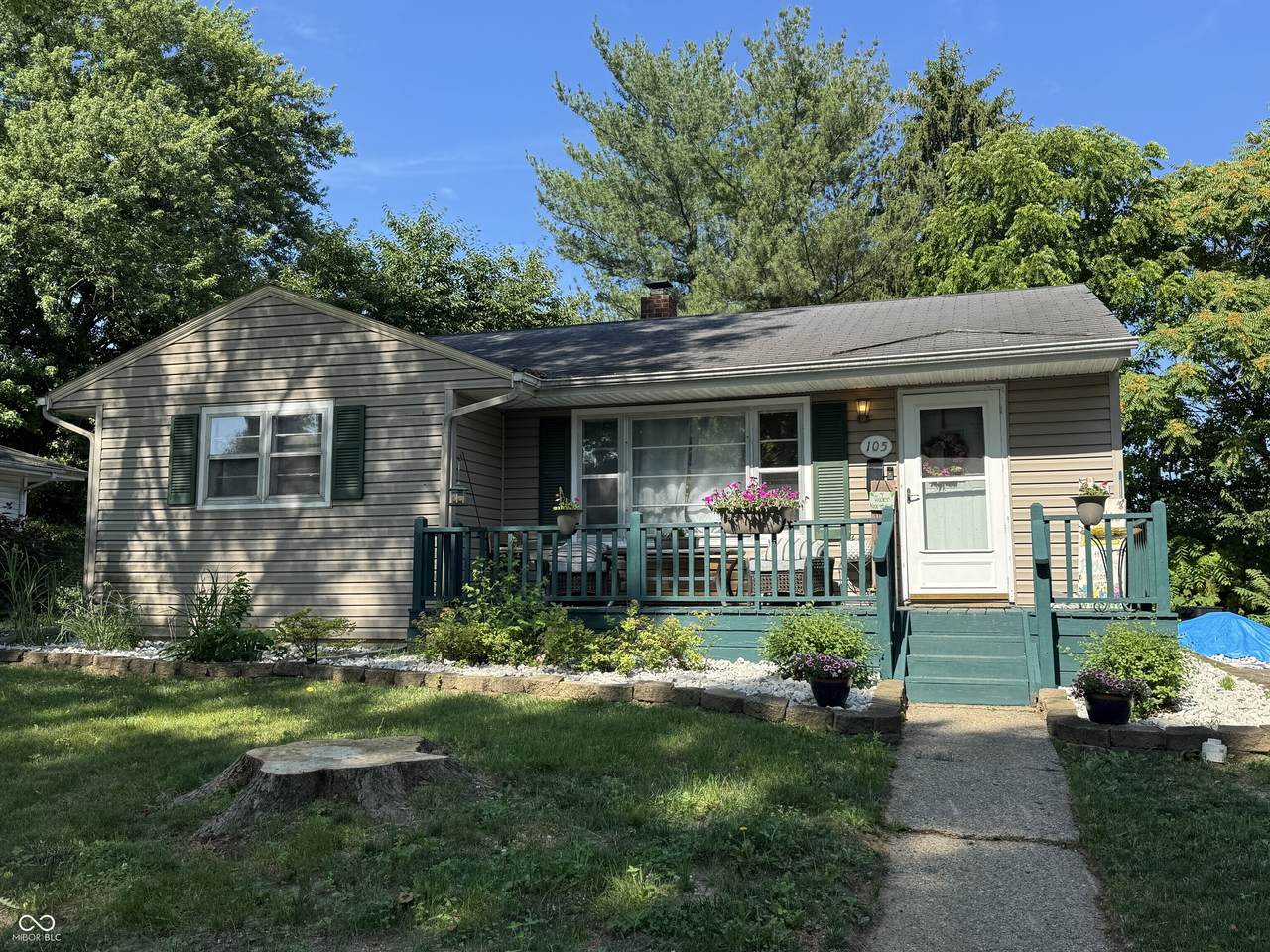 105 Sherry Lane - Photo 1