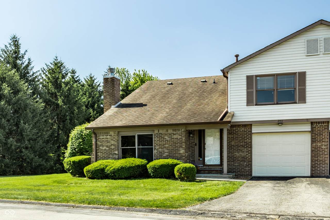 2411 Willow Way - Photo 1