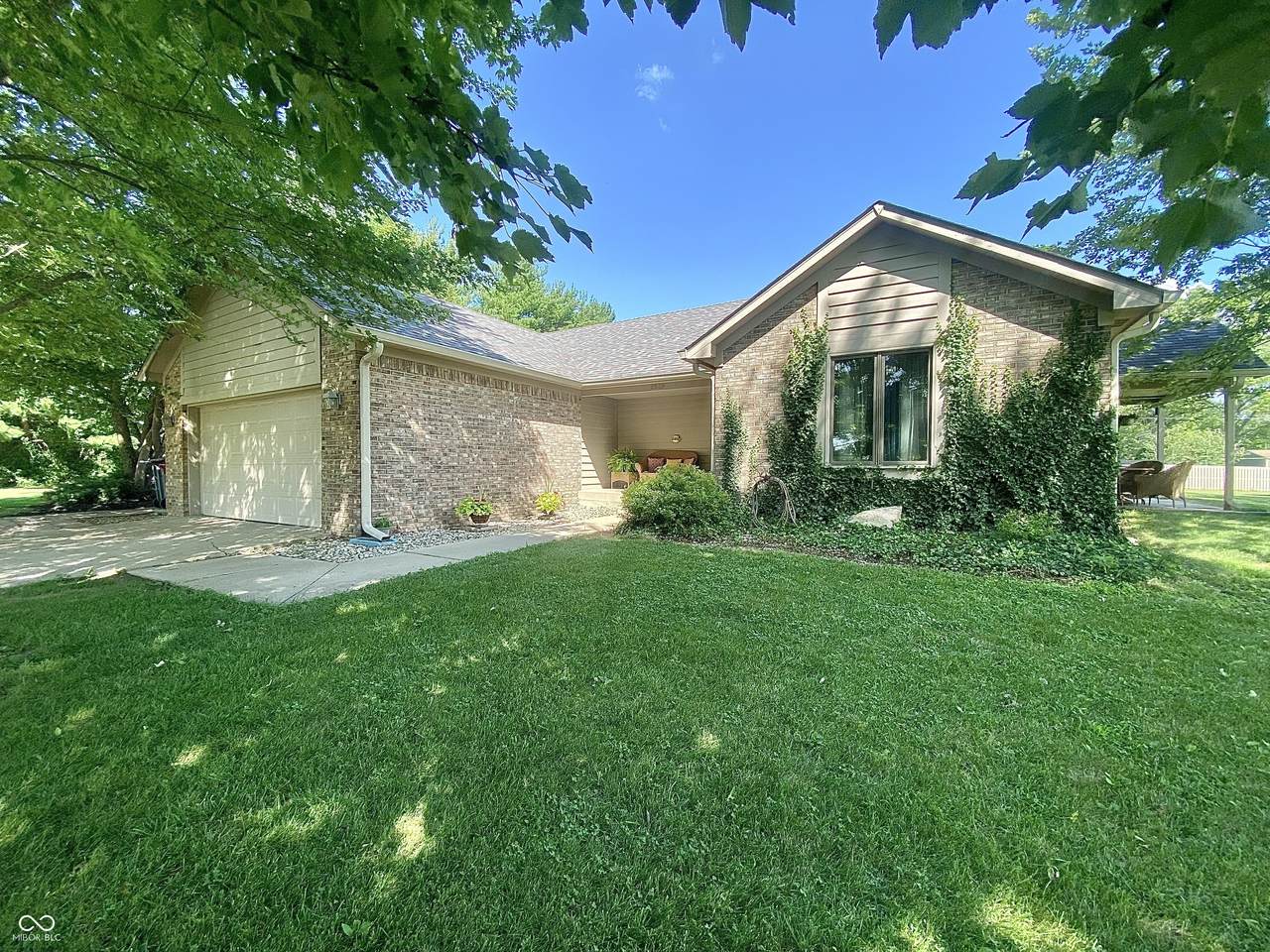 8829 Tracy Drive - Photo 1