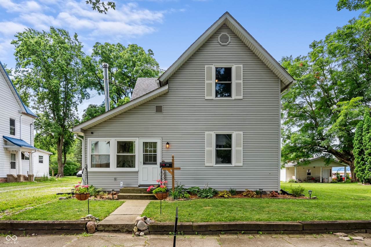 975 Locust Street - Photo 1