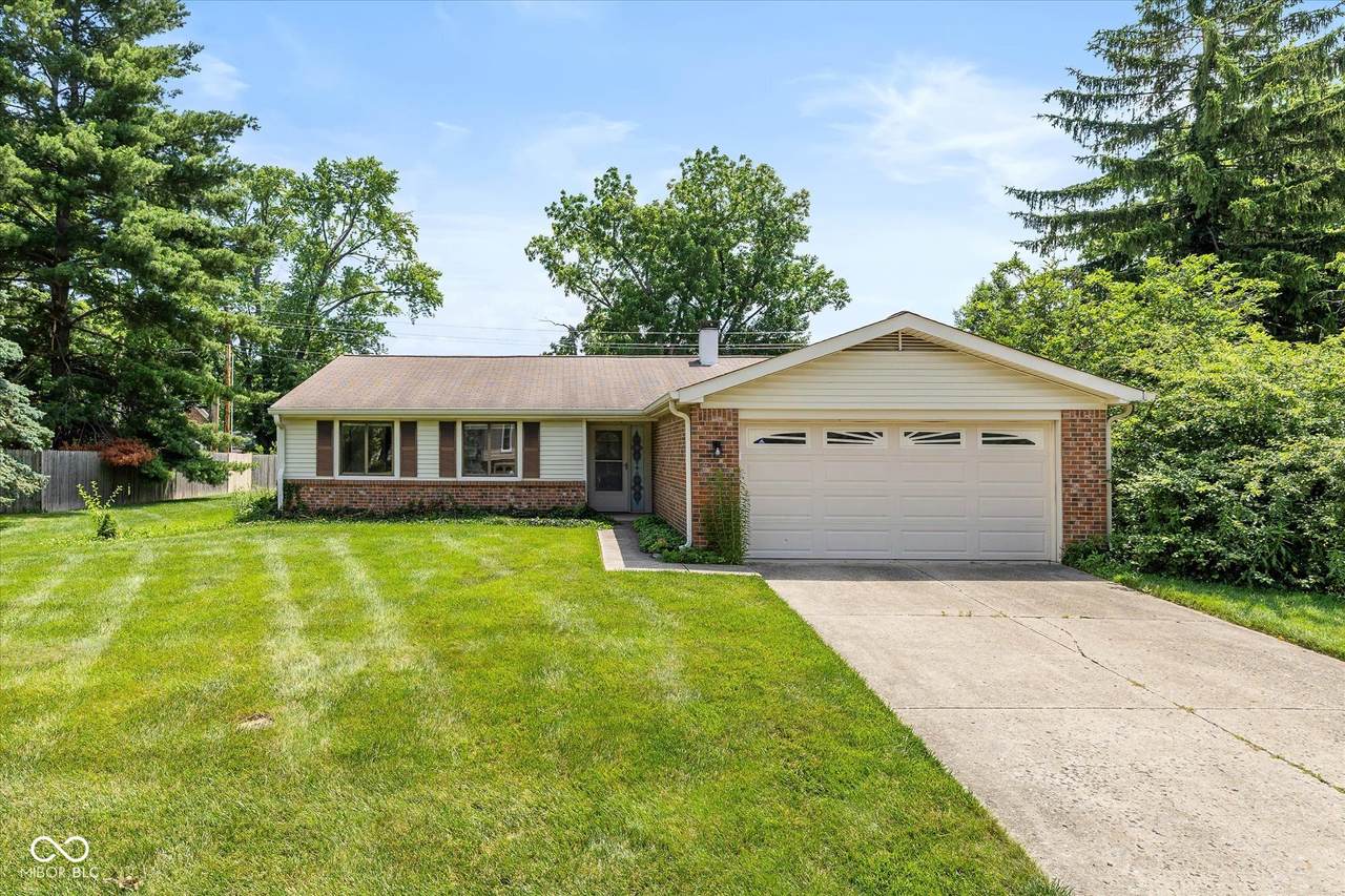 6623 Lakeknoll Drive - Photo 1